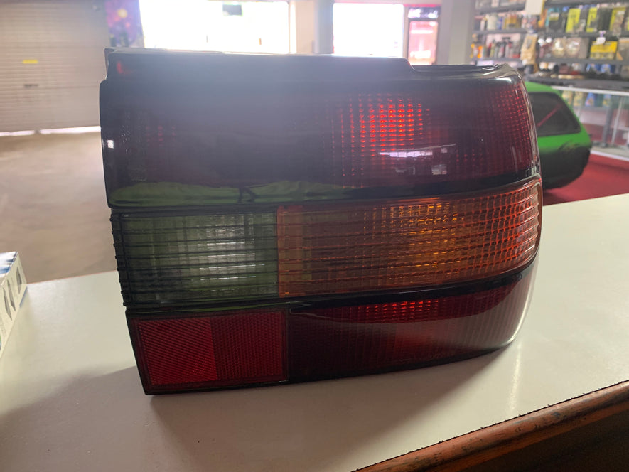 RH VN Sedan Taillight. (Berlina)